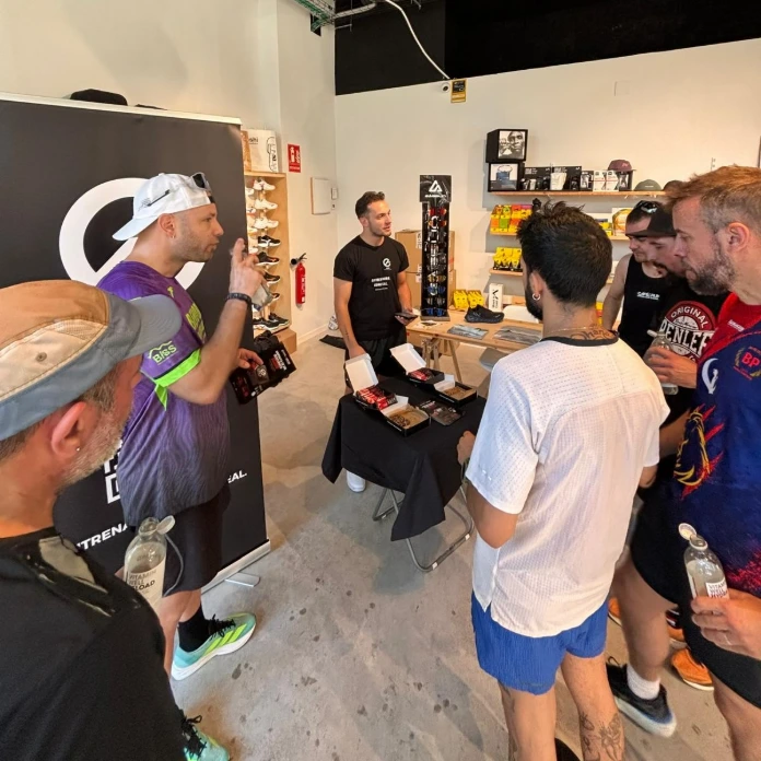 Runners de Café&amp;Run Sabadell probando COEN Nutrition