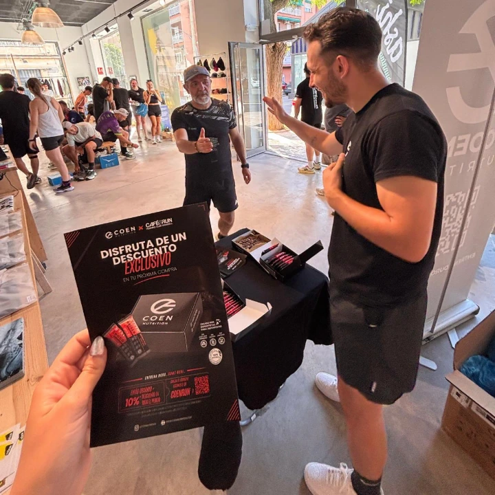COEN Nutrition interactuando con runners y mostrando ofertas